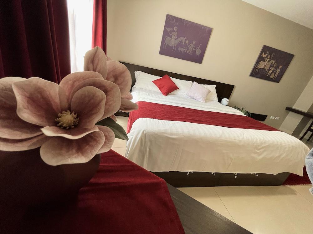 Hotel Meg Erévan Extérieur photo