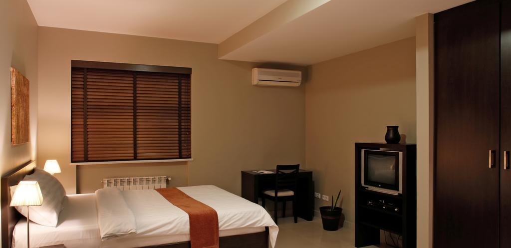 Hotel Meg Erévan Extérieur photo