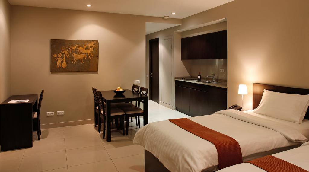 Hotel Meg Erévan Extérieur photo