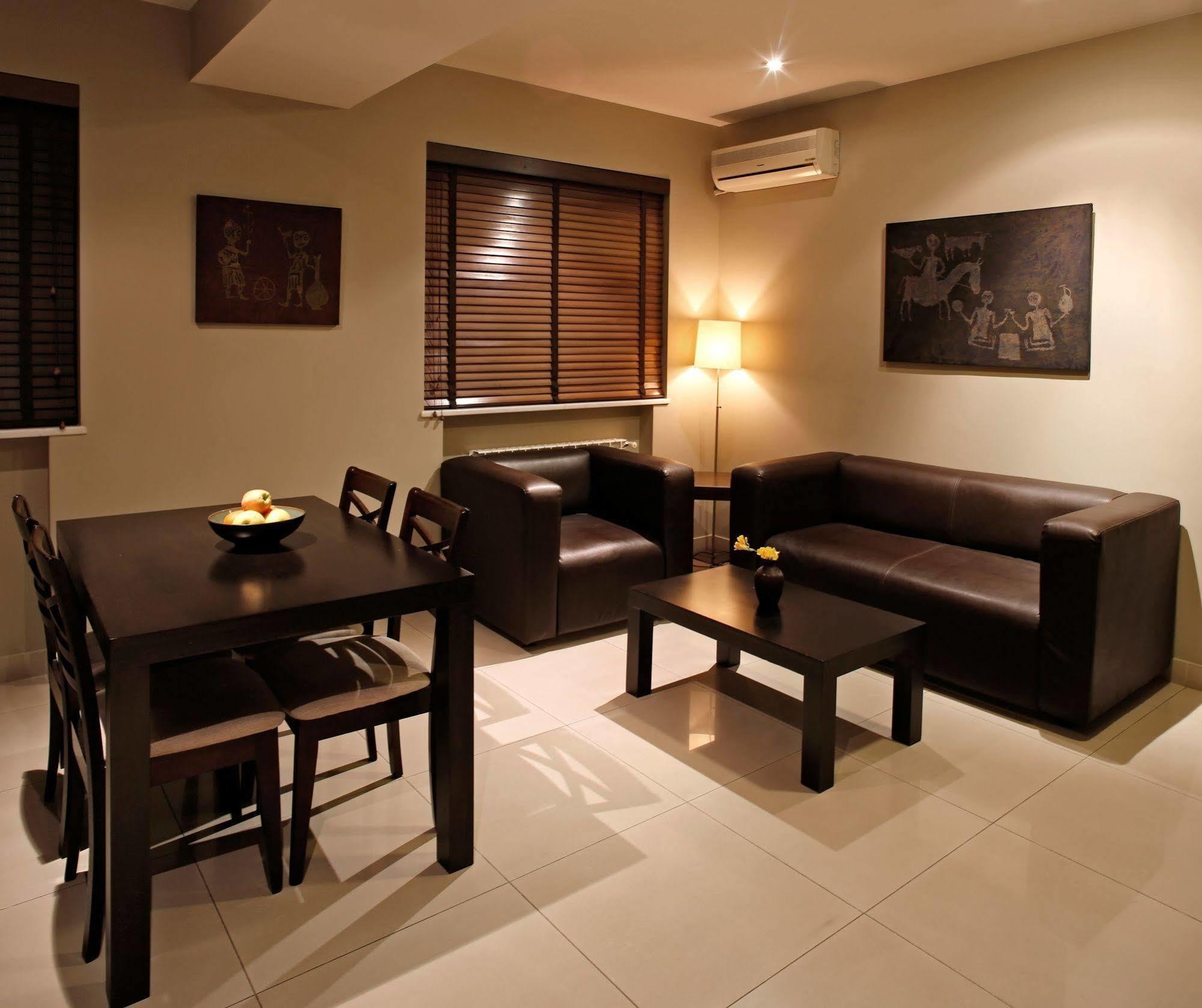 Hotel Meg Erévan Extérieur photo