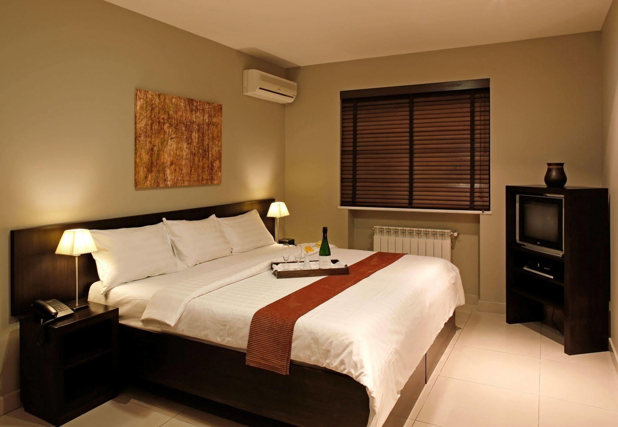 Hotel Meg Erévan Extérieur photo